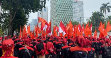 Besok Buruh Bakal Kepung DPR dan Istana, Apa Tuntutannya