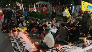 PMII Jaktim Gelar Doa & Bakar Lilin untuk Affan Kurniawan