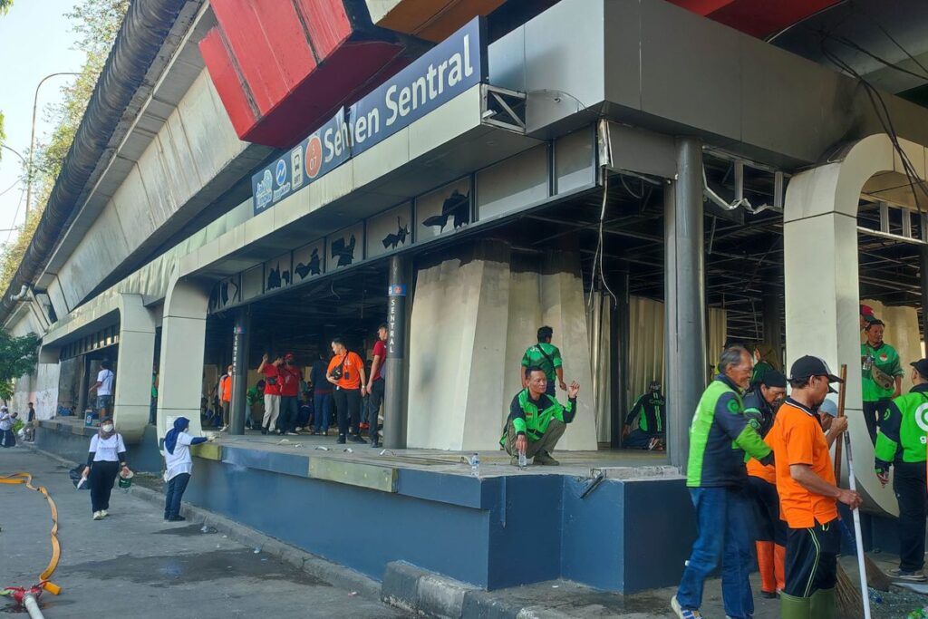 Halte Senen Sentral Resmi Ganti Nama Jadi Halte Jaga Jakarta