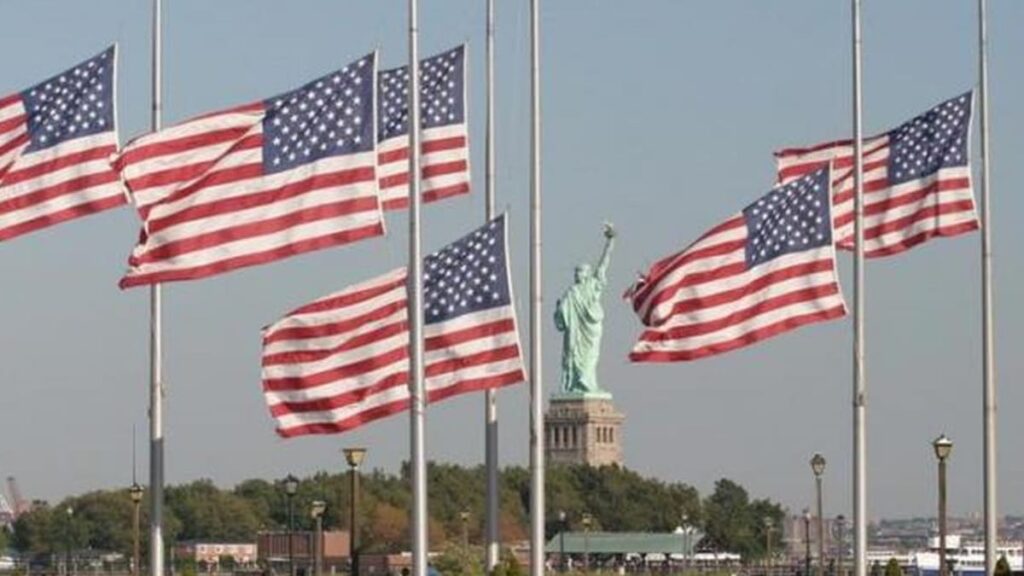 Loyalis Tewas! Trump Minta Turunkan Bendera Setengah Tiang
