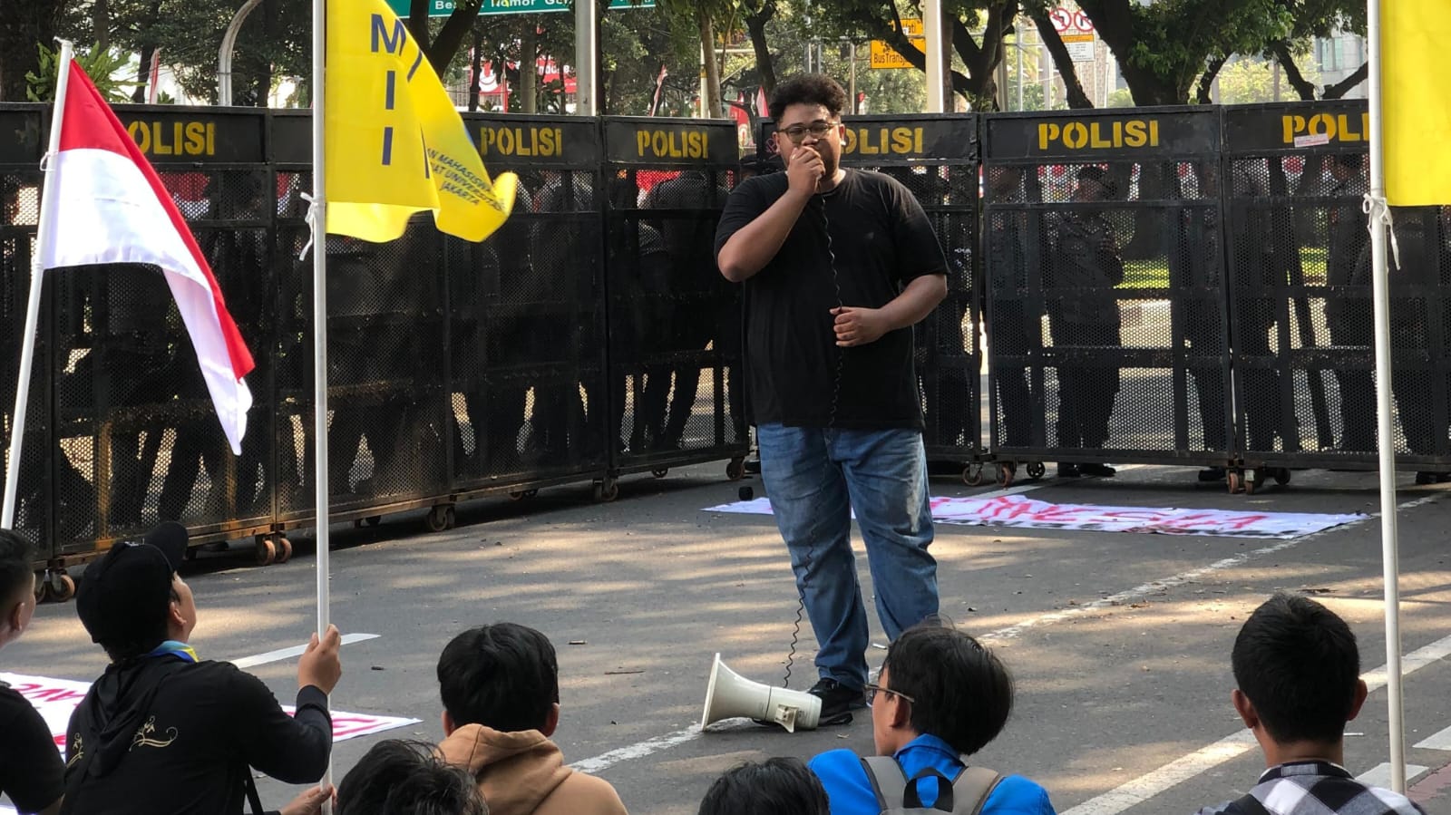 PMII Jaktim Semprot Pemkot Jaktim Tenggelam dalam Sampah!