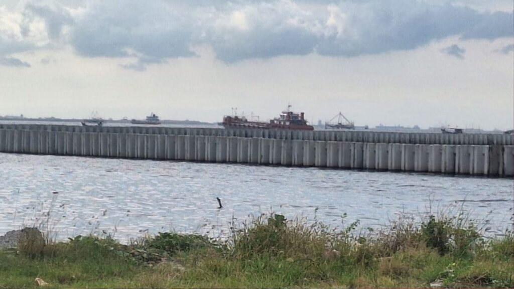 Pemprov Jakarta Bantah Keluarkan Izin Pagar Beton di Cilincing