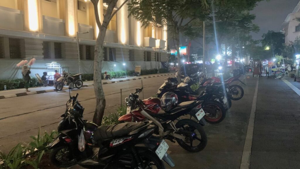 Pungli Parkir Liar Rp10 Ribu di Kota Tua Luka Lama yang Terus Terulang