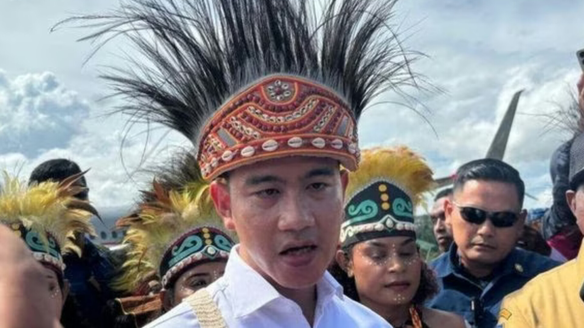 Gibran Restui Projo Hijrah ke Gerindra, Relawan Harus Selaras!