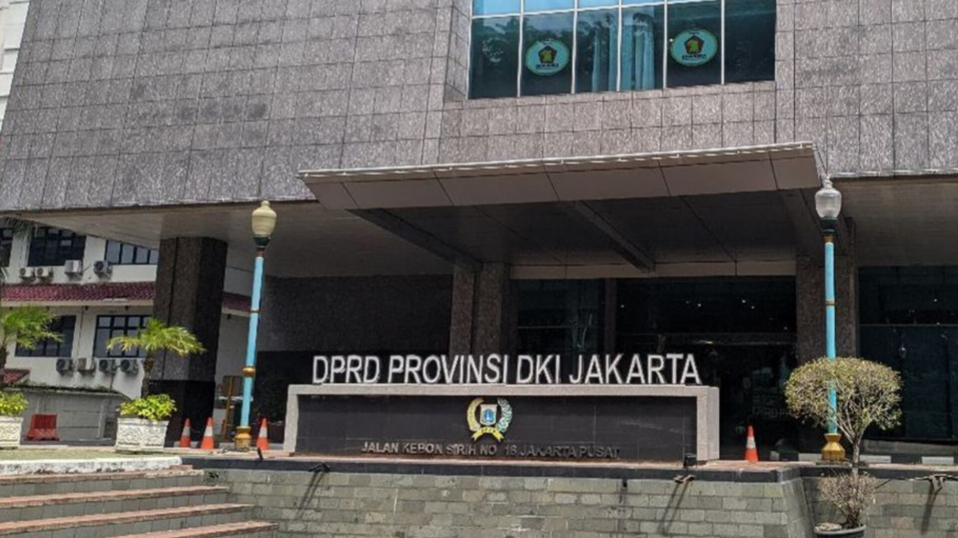 Skandal Anggaran DPRD DKI Ratusan Paket Diduga Bermasalah