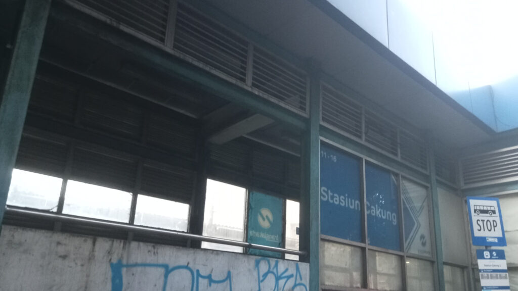 Warga Usul Halte di Stasiun Cakung Direvitalisasi atau Dibongkar