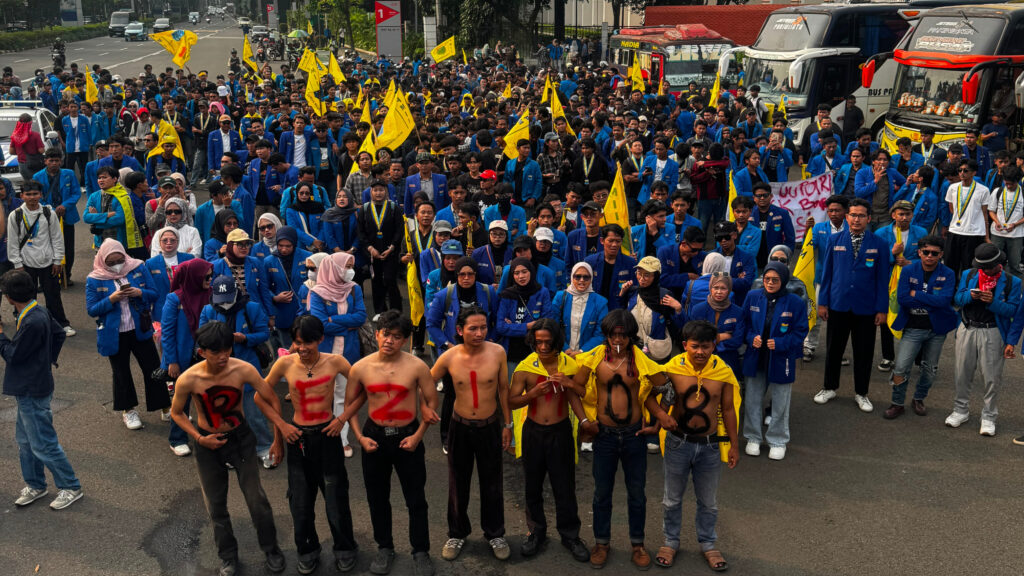 Ratusan mahasiswa yang tergabung dalam PB PMII melakukan aksi unjuk rasa di depan gedung DPR RI, Senayan, Jakarta. (22/6/2026) (Dok. Istimewa)